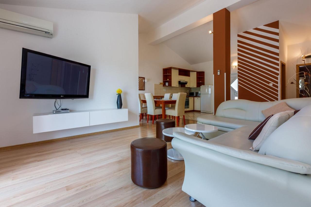 Apartments Barbara 2 Ядраново Екстериор снимка